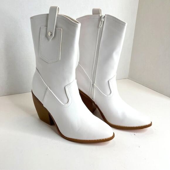 Yoki Shoes - Sleek New Sz 7.5 White Cowboy Boots Ready to Ride.